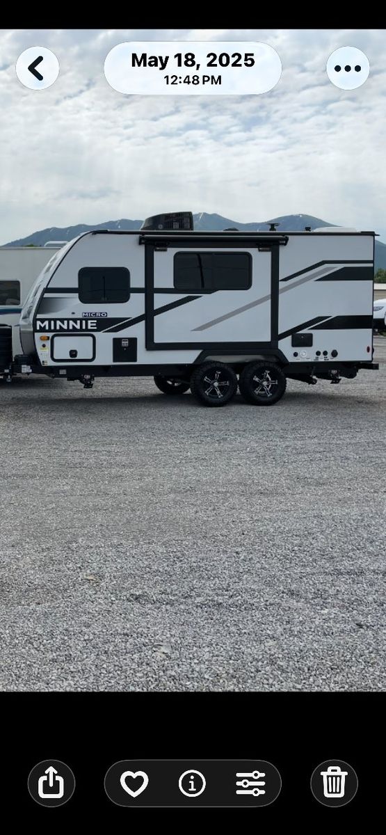 Winnebago Micro Minnie travel trailer