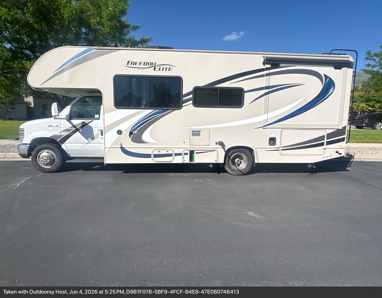 2019 Thor Freedom Elite Class C Motorhome - 19K Miles