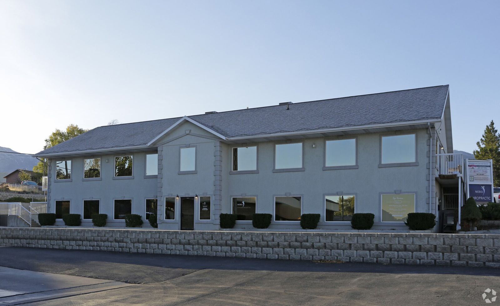Main image 3