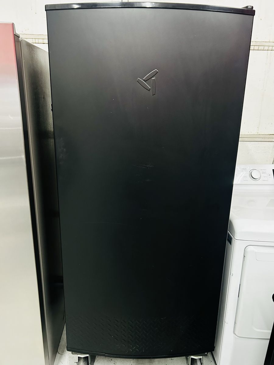 Gladiator Refrigerator 17.8 Cu Ft