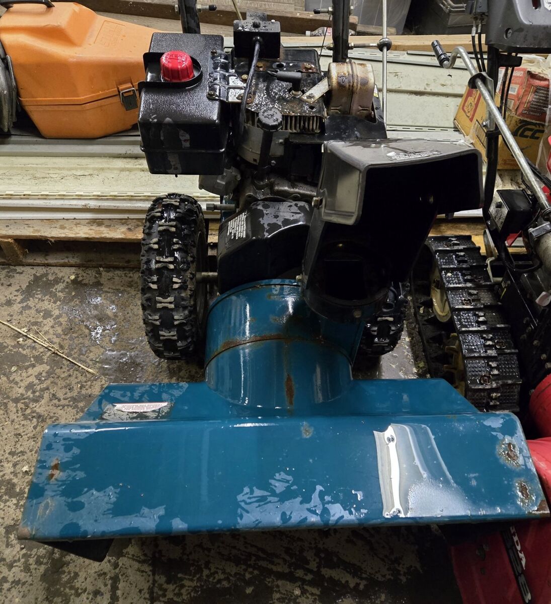 MURRAY 8 HP SNOW BLOWER