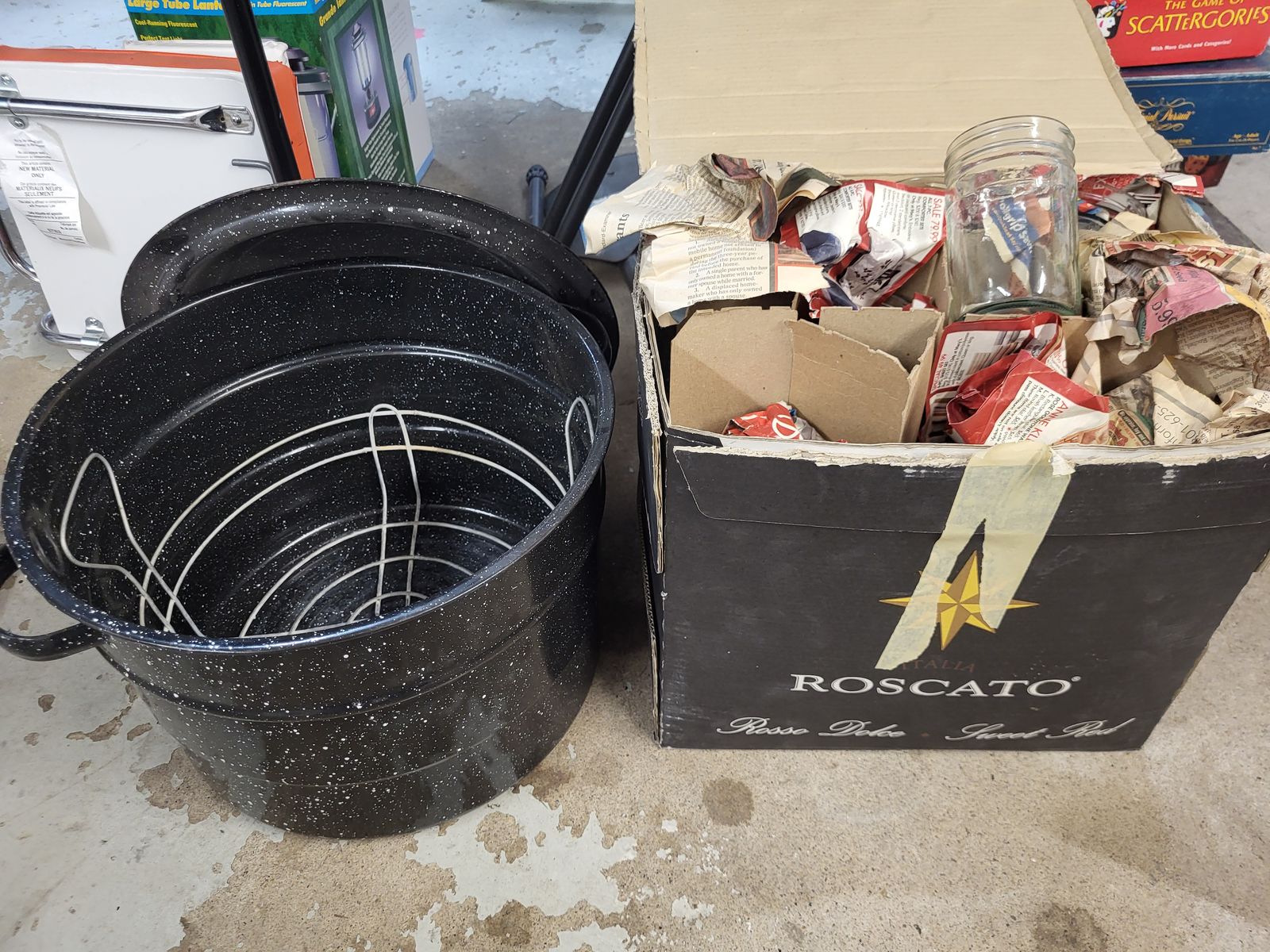 Water bath with jars