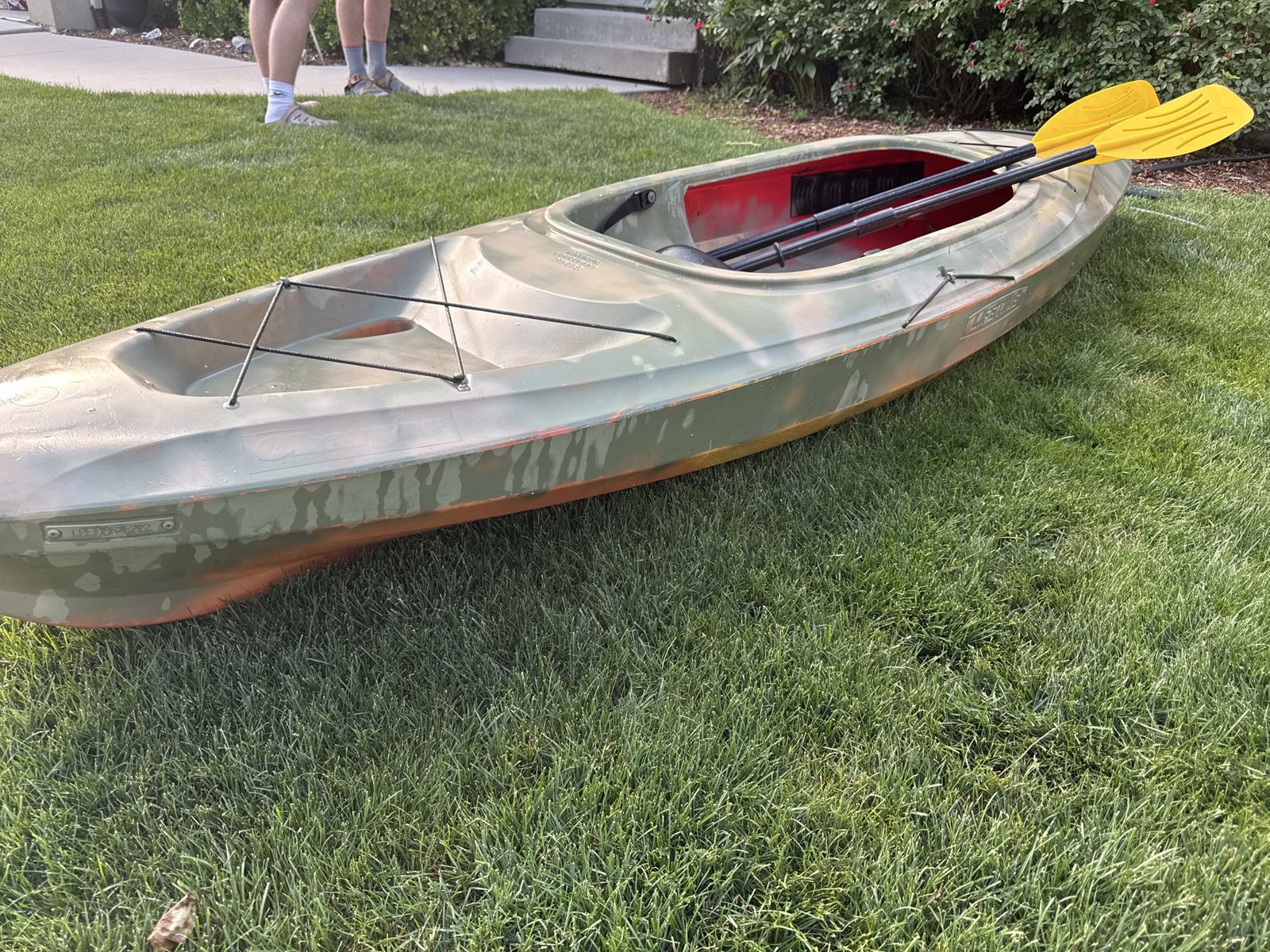 Lifetime Tamarack Kayak - Camo with Paddle