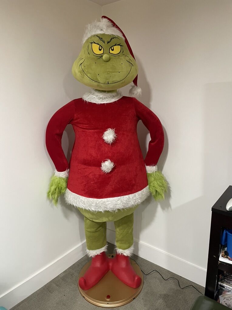 Singing Dancing Grinch (Life Size)