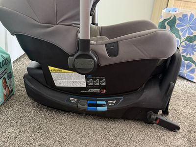 Nuna Pipe Light Car Seat And Base-NEED GONE ASAP