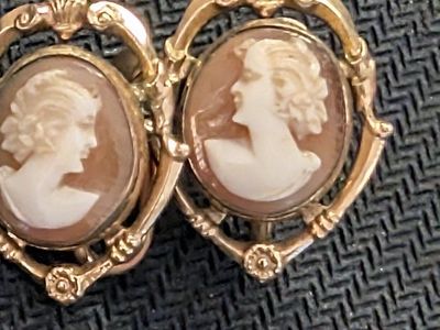 vintage 12 k gold filled cameo earrings. excellent condition located in Roy venmo or cash fcfs
