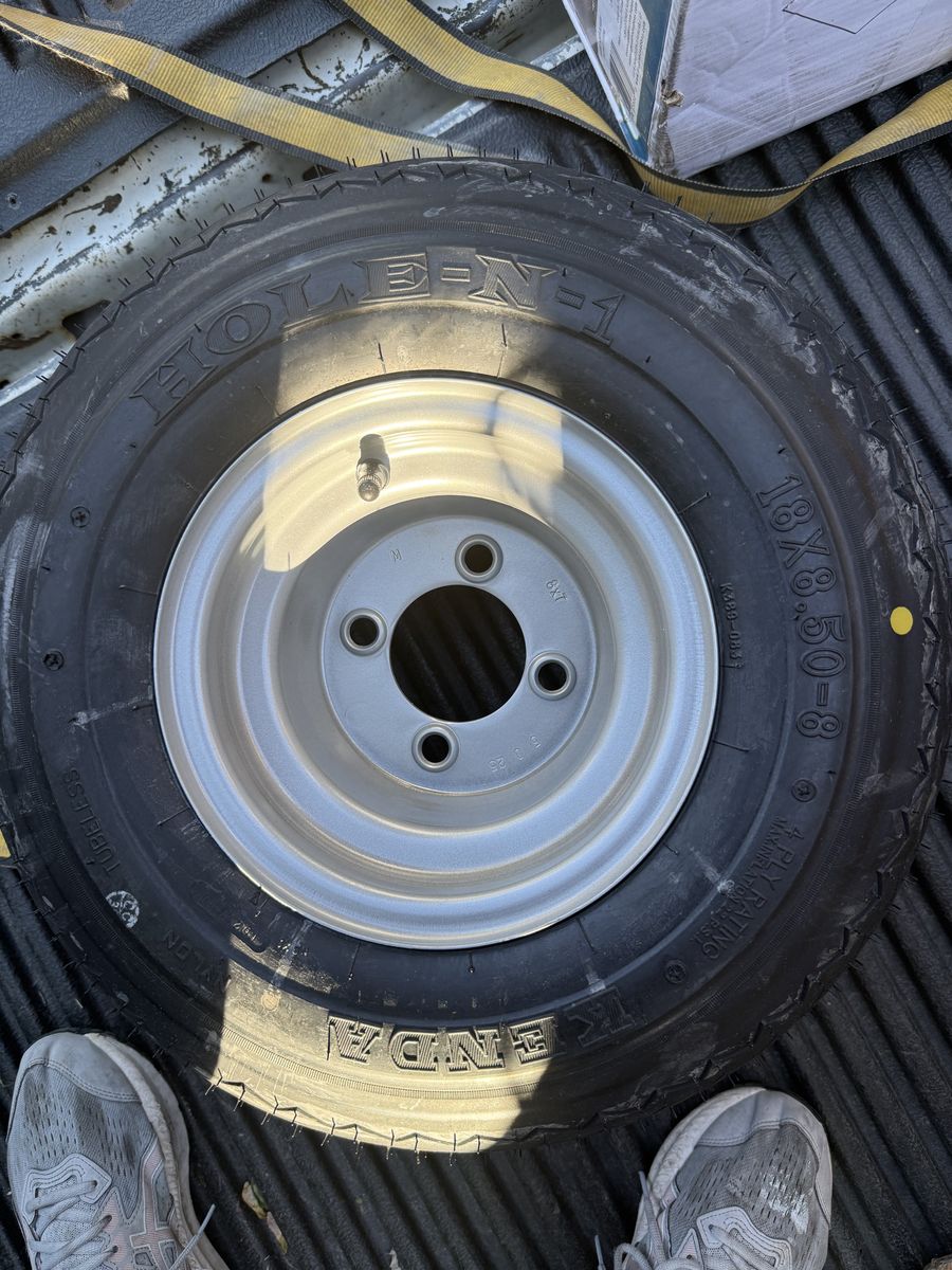 Kenda Hole in one tires (3 of them) mounted already (389 series)