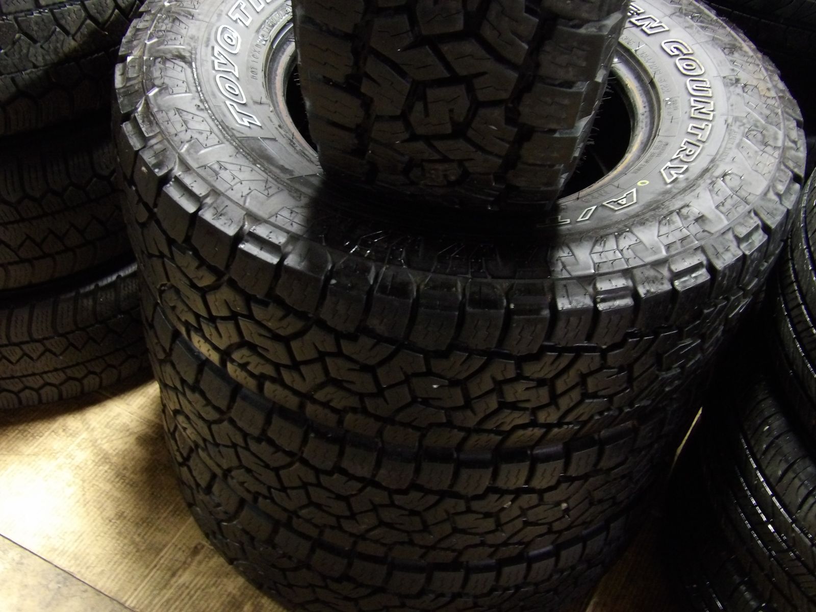 235/75R15 TOYO OPEN COUNTRY A/T SET OF USED TIRES
