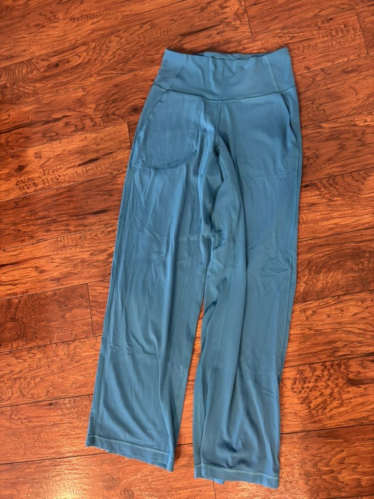 Women's Lululemon Pants Size 6 With Pockets Blue
