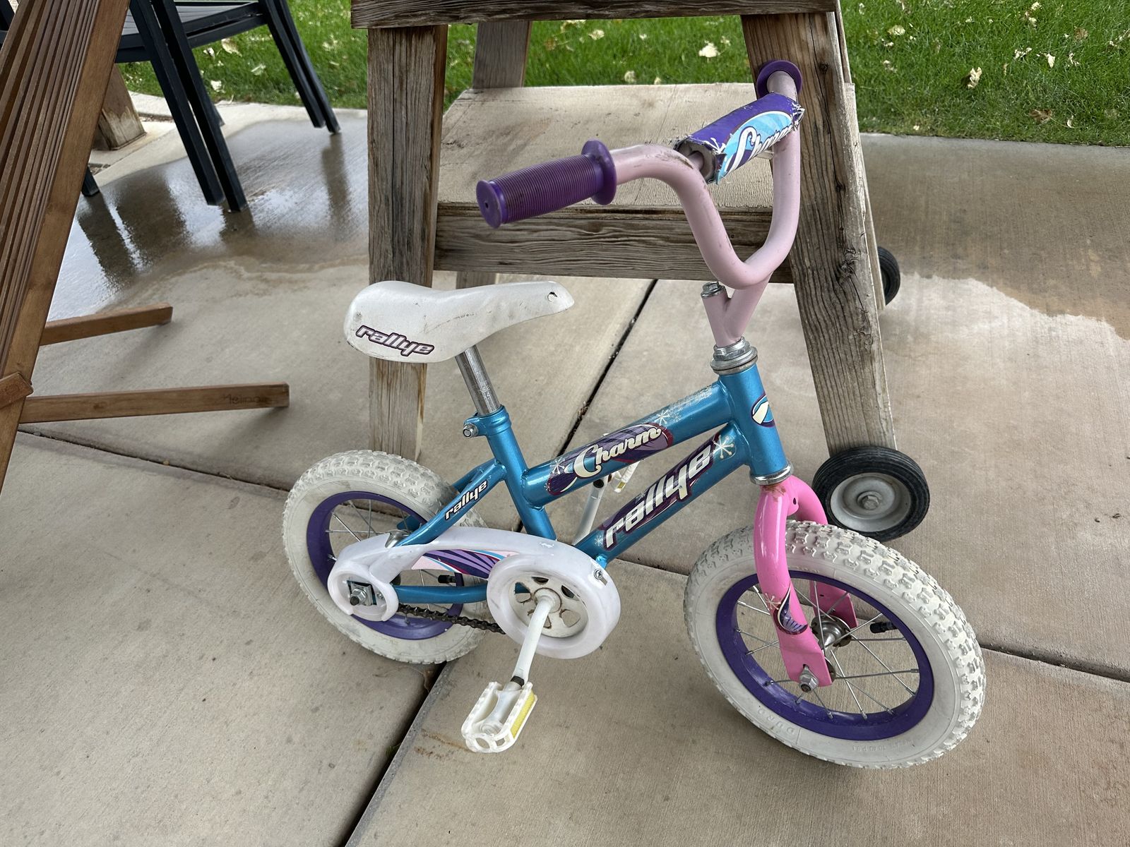 12" Kids Bike w/ Training Wheels