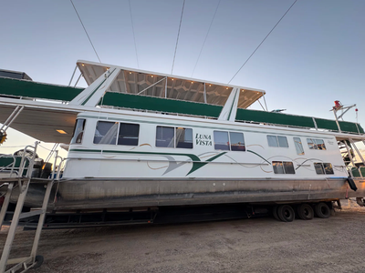 Lake Powell Houseboat Share — Annual July 4th Week — Luna Vista