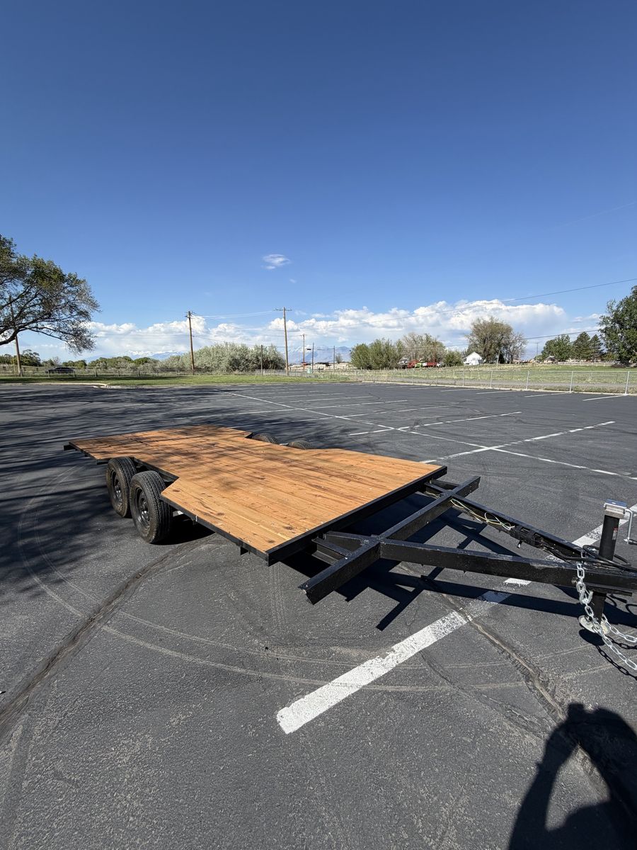 5,000 lb Tandem Axle Equipment Trailer – New Deck