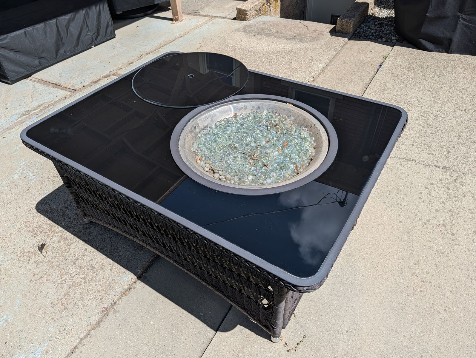 Premium Outdoor GreatRoom Wicker Fire Pit Table (Glass Top)