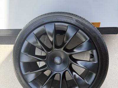 Tesla Model Y 20-inch Induction Wheel with Hankook I*ON evo AS SUV 255/40R20 Tire