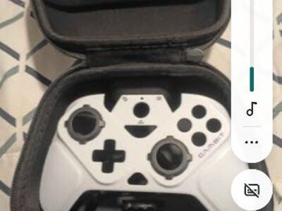 Victrix Gambit is a wired controller. Case.!!
Ask