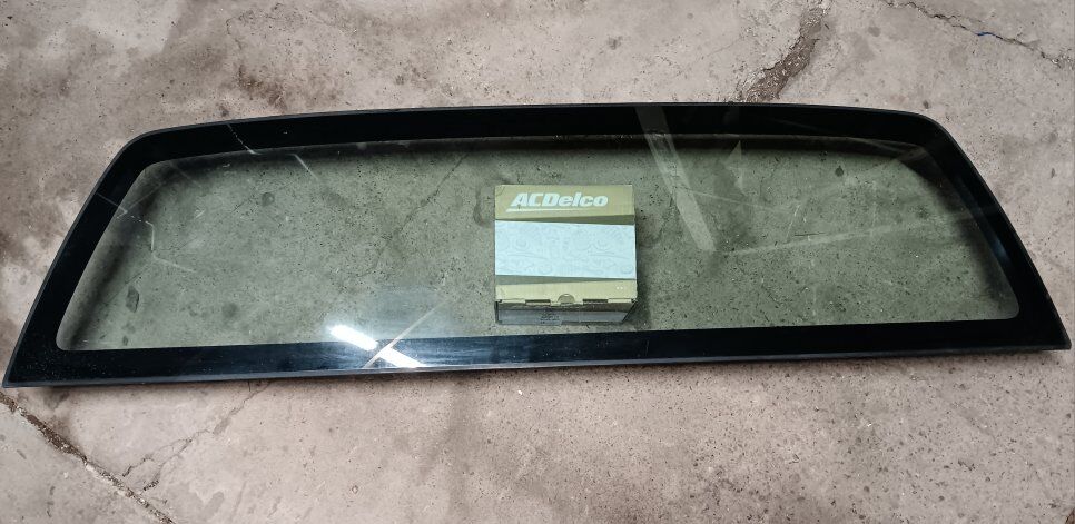 2006 Ford F150 XLT Back Windshield Glass