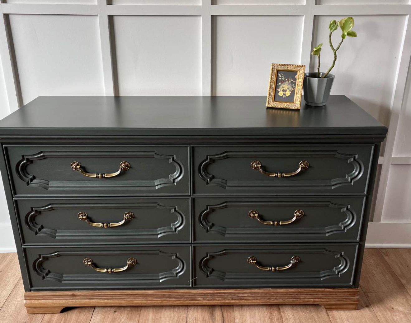 Hunter Green Dresser & Nightstands Set - 6 Drawer Dresser & 2 Drawer Nightstands
