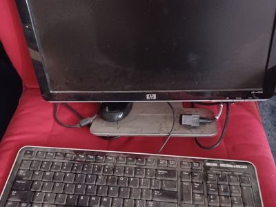 hp monitor and key board