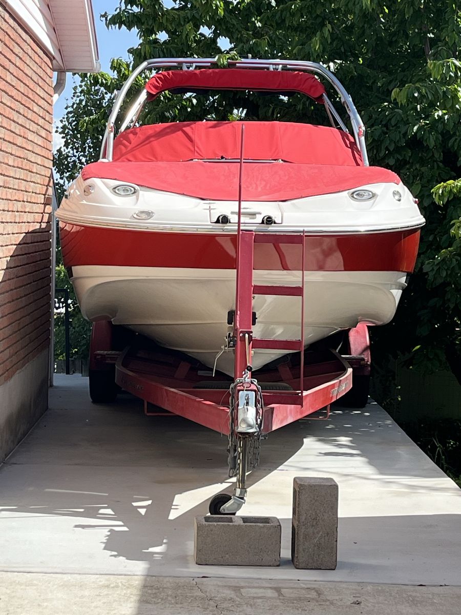 2006 Monterey Explorer 233 Boat - Mercruiser Bravo 3, 6.2L GM, 11-Person, Wakeboard Tower