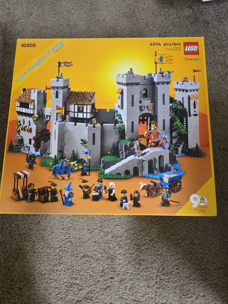 LEGO 10305 Lion Knights Castle New Sealed