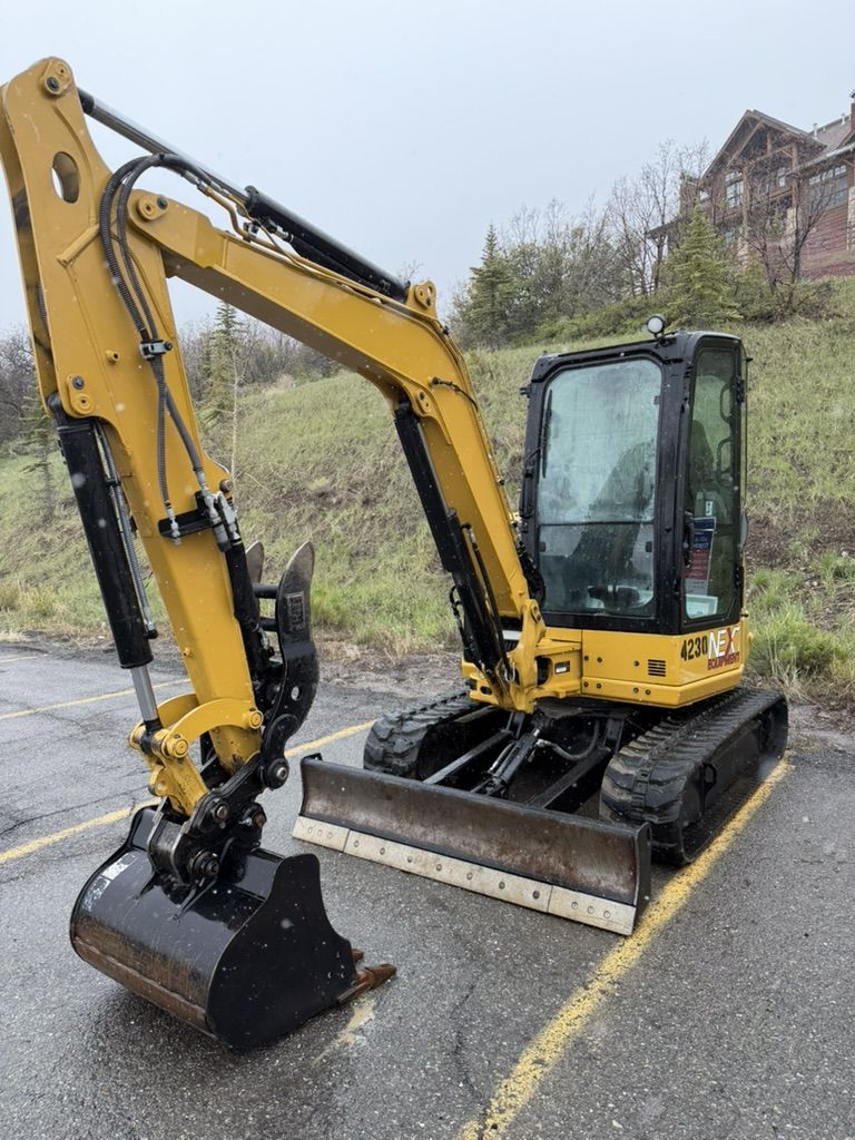 Cat 304/40 Class Mini Ex for Rent. 4 Ton Machine, Easy To Transport and Powerful