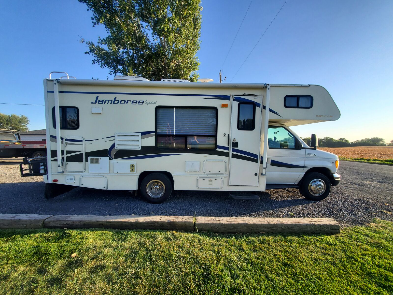 2001 Ford E450 Jamboree Special