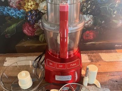 Red Cuisinart Elite 12 C. Food Processor