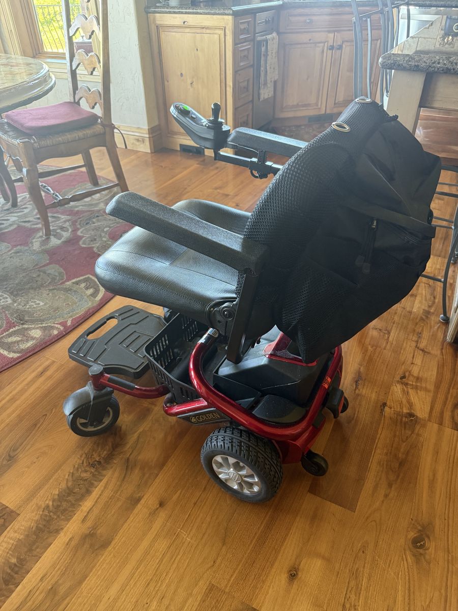 Golden Power Chair