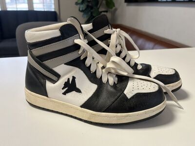 Size 8 Women's, 7 Men's, Duchess Air Rollouts shoe