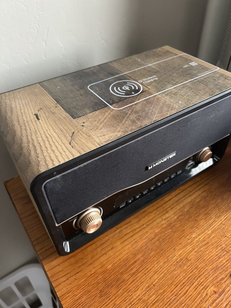 Monster Retro Bluetooth Stereo And Wirless Charger