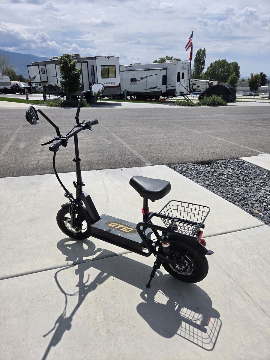 Electric Scooter w/ Seat (25mph, 35mi Range) + New Accessories Bundle