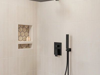 NEW IN BOX! Everstein Luxury Shower System, Black
