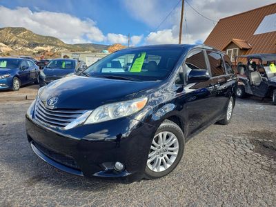 2015 TOYOTA SIENNA XLE 8-Passenger