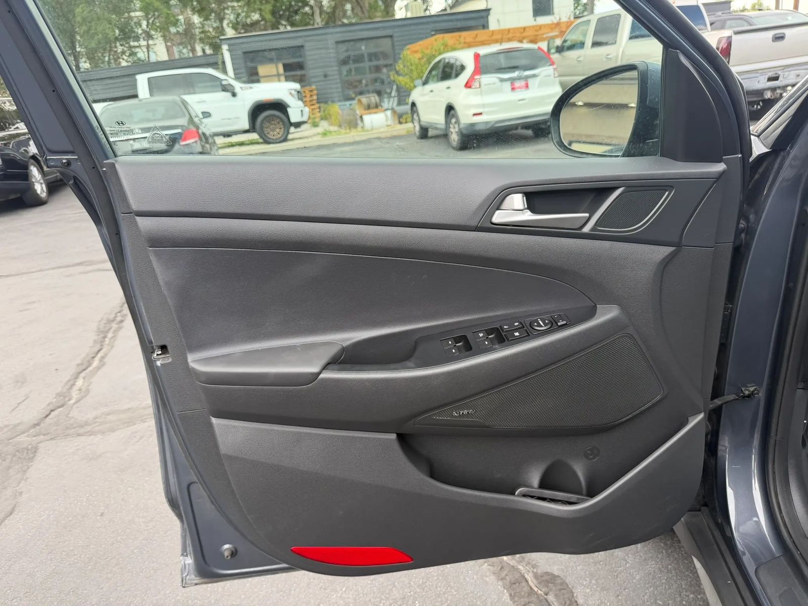 Main image 10