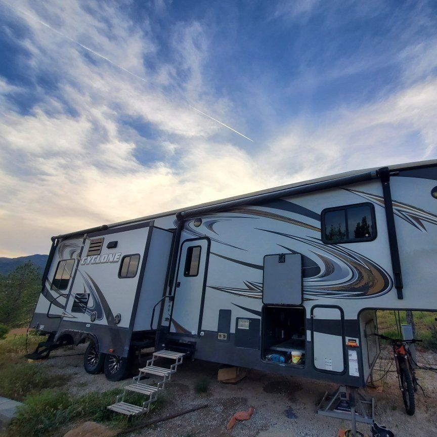 2014 Heartland, Cyclone 3110 Luxury Toyhauler