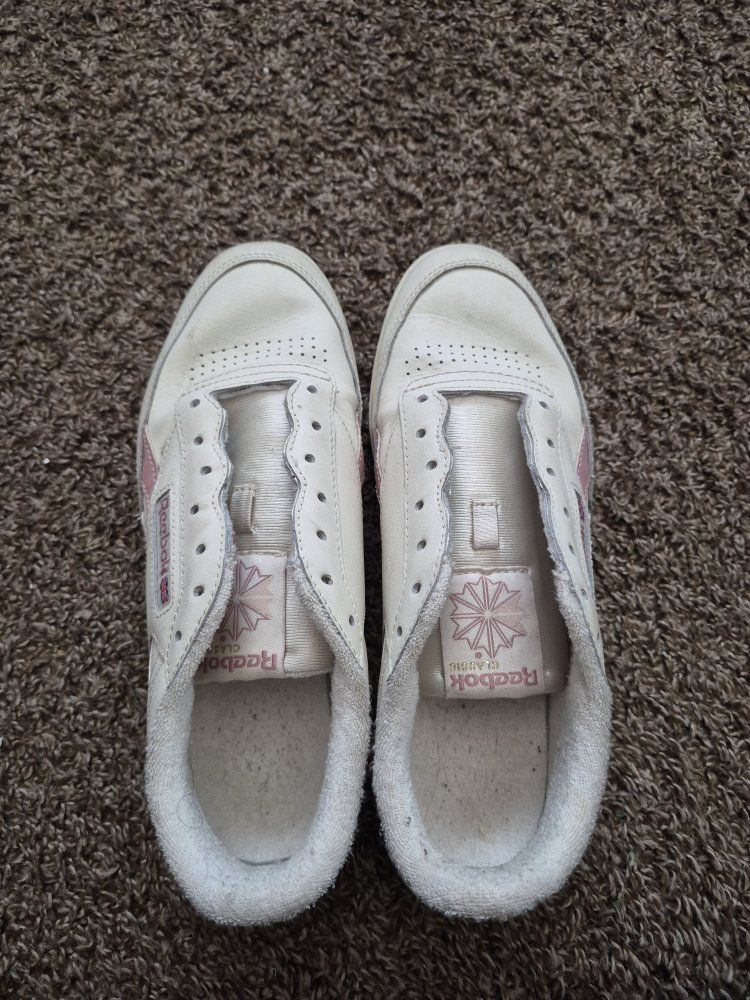 Reebok pink sneakers