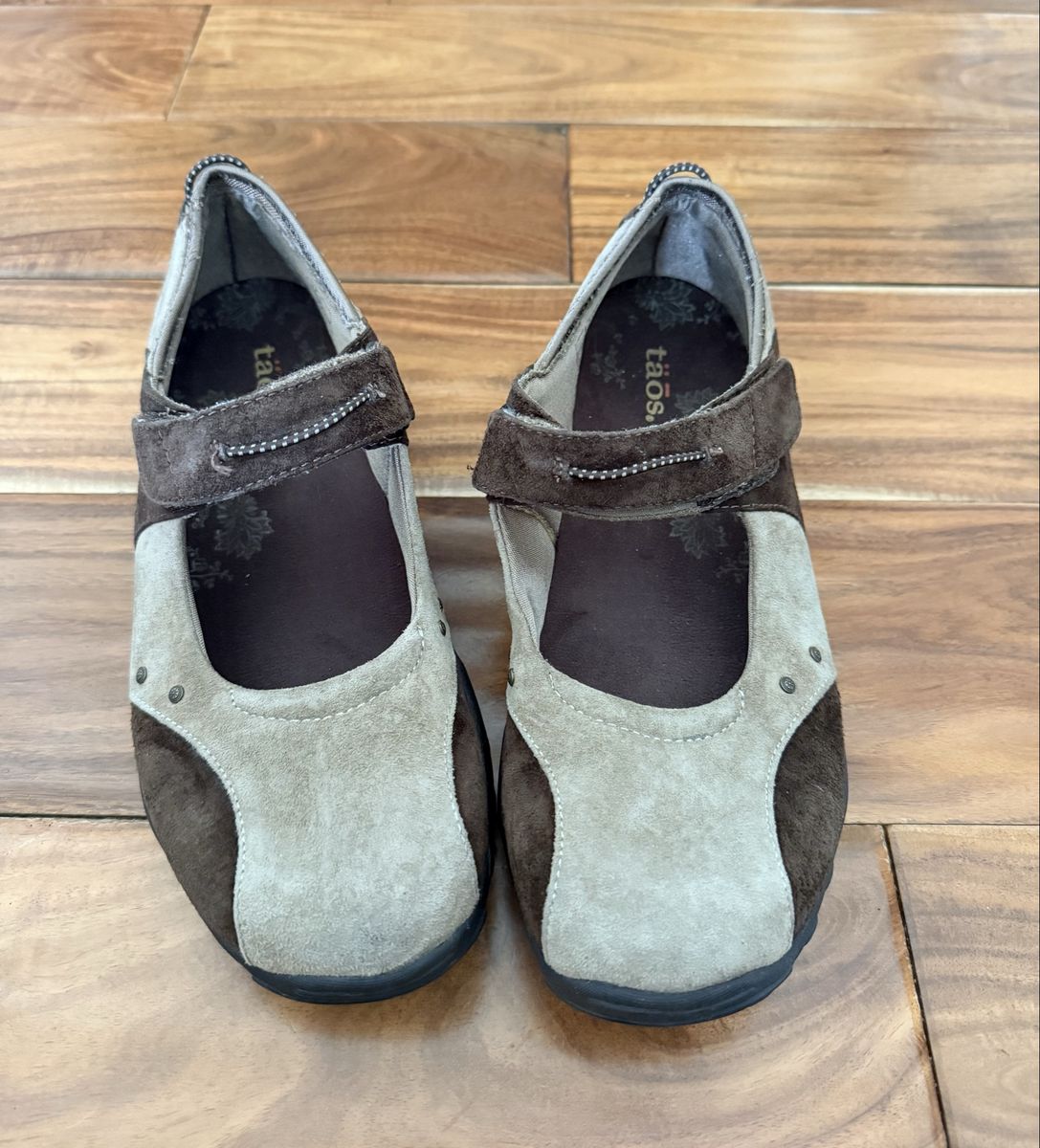 Women Size 9 Taos Brand Suede Mary Jane Shoes