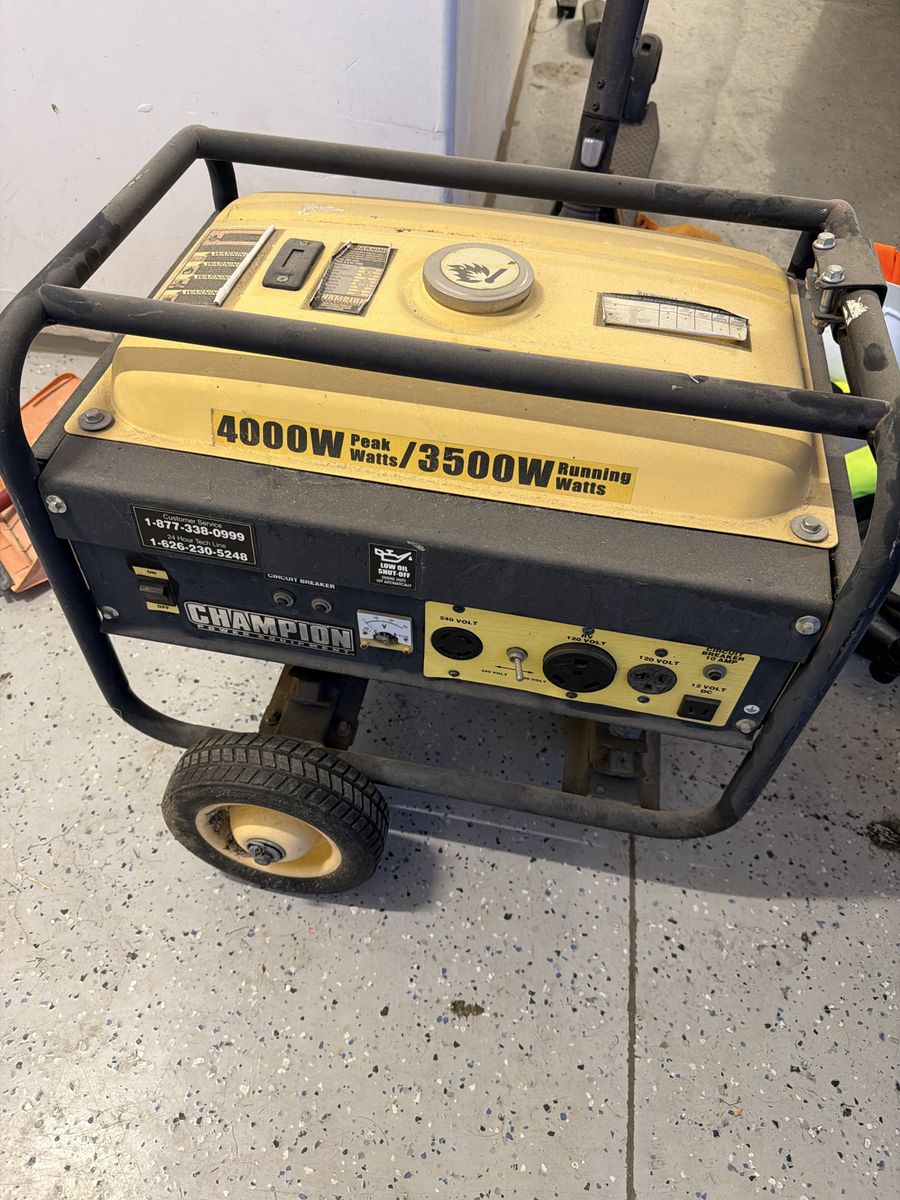 Champion 4000W Peak / 3500W Running Portable Generator - Used