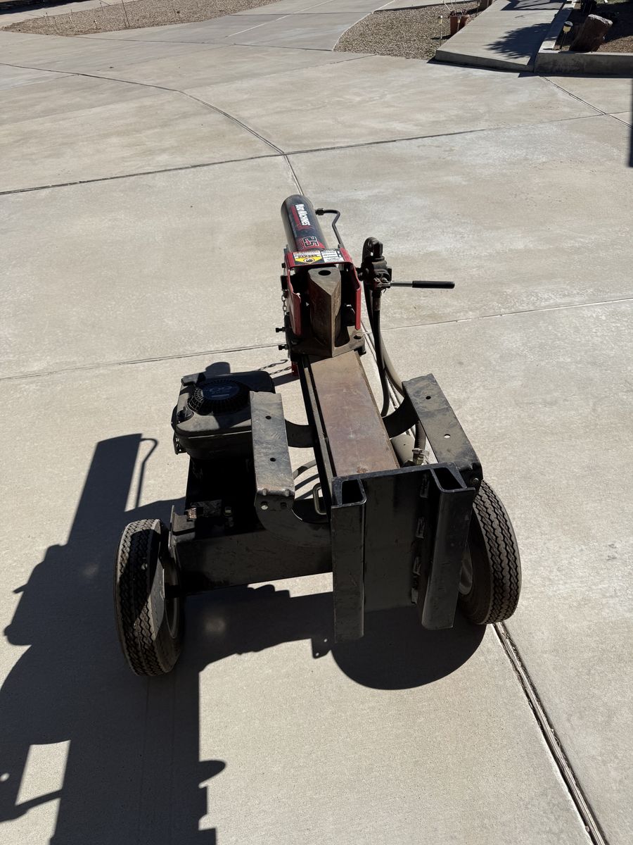 Gas powered log splitter 25 ton