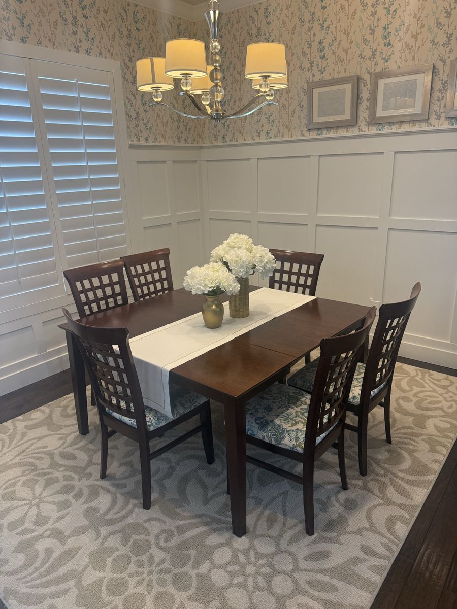 Dining room table