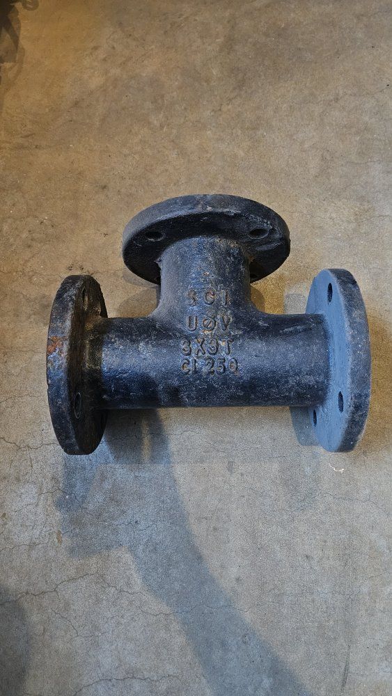 Cast Iron Flanged Wye Pipe Fitting, 3x3xT CI 250