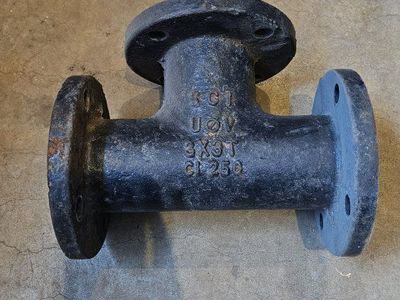 Cast Iron Flanged Wye Pipe Fitting, 3x3xT CI 250