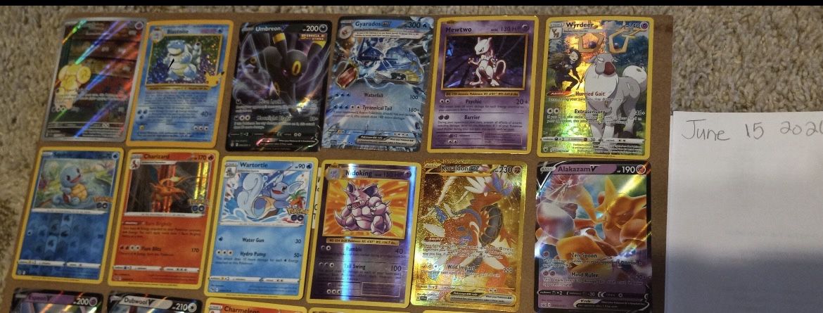 (30 CARDS) Pokémon Card Bundle