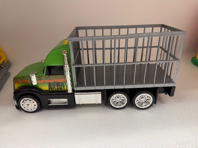 Animal Planet Dinosaur Transport Truck