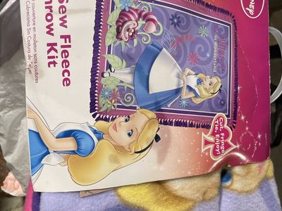 Alice in wonderland no-sew blanket