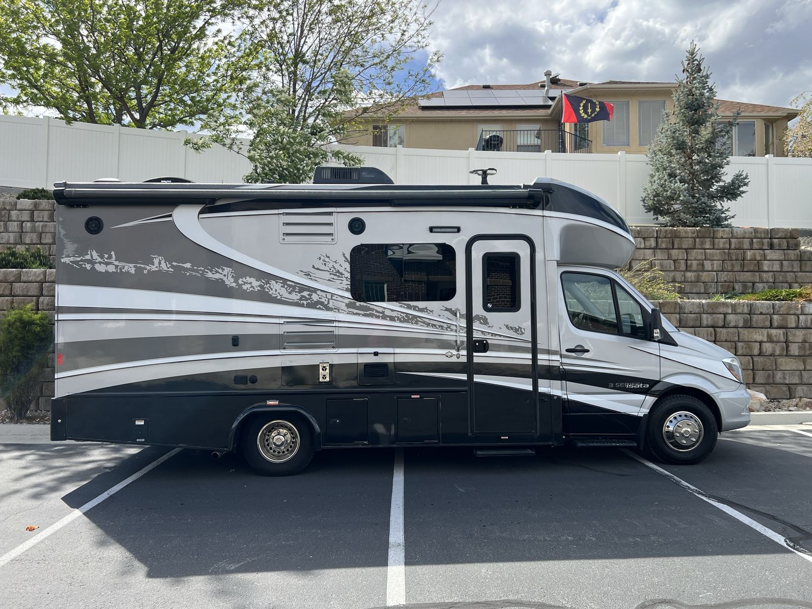 2018 Dynamax Isata 3 24FW, Diesel Motorhome