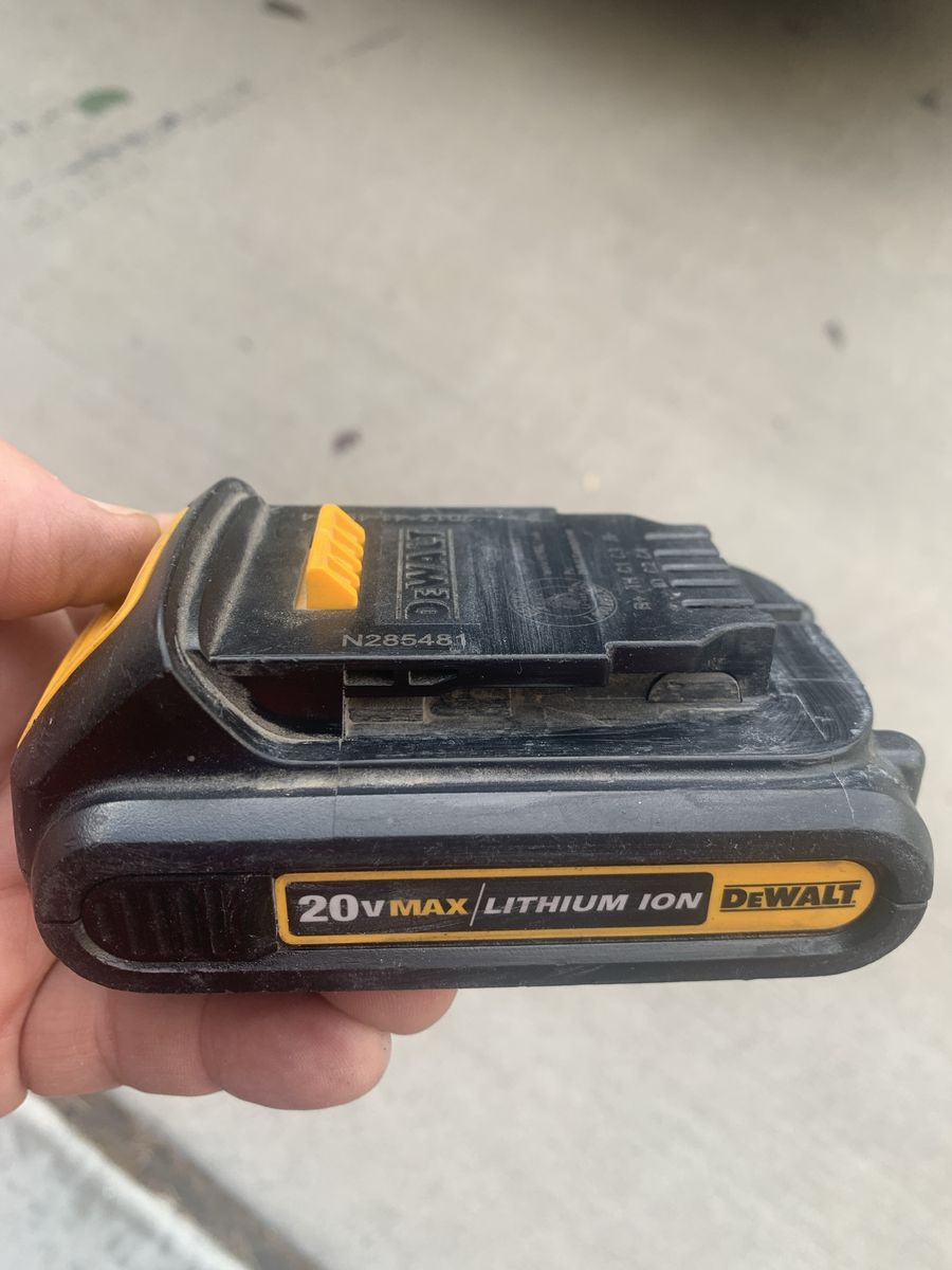 DEWALT 20V MAX Lithium Ion Battery - N285481 - Power Tool Replacement