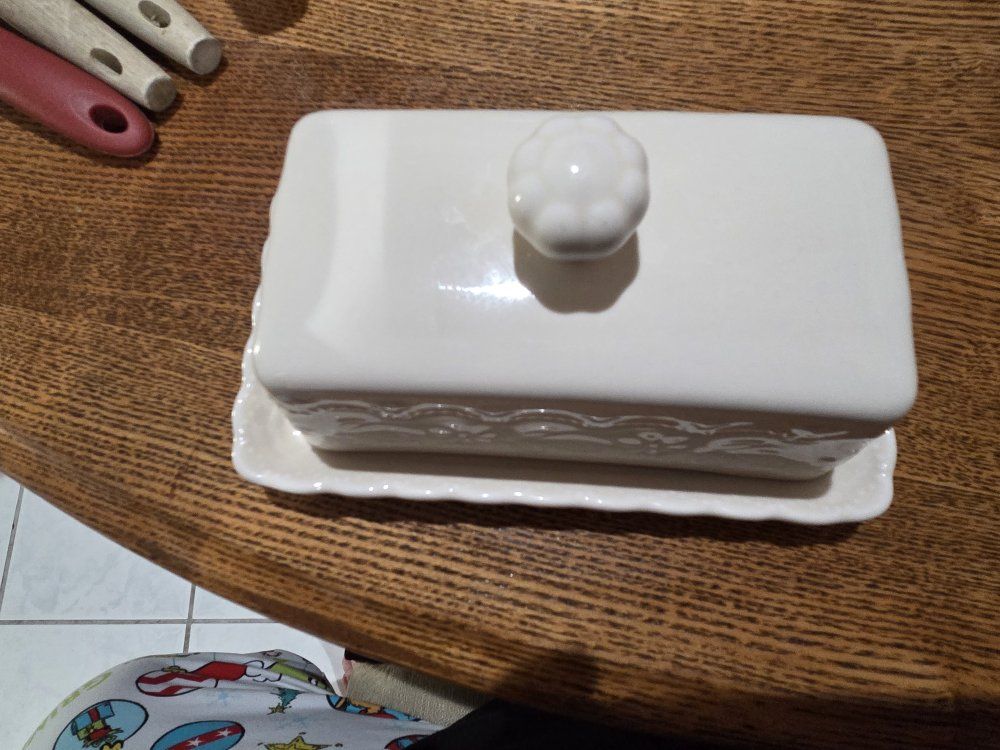 The Pioneer Woman Stoneware Butter Dish "From My Frontier to Yours" White Farmhouse Decor