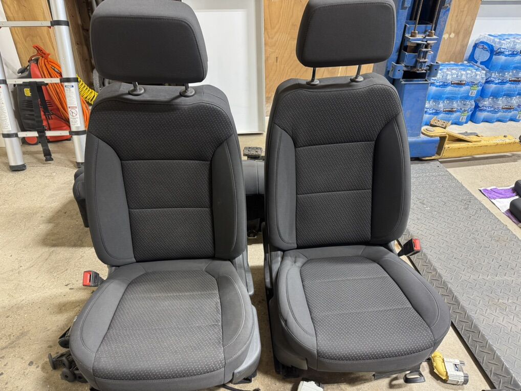 2022 Chevy GMC 2500 Truck Seats