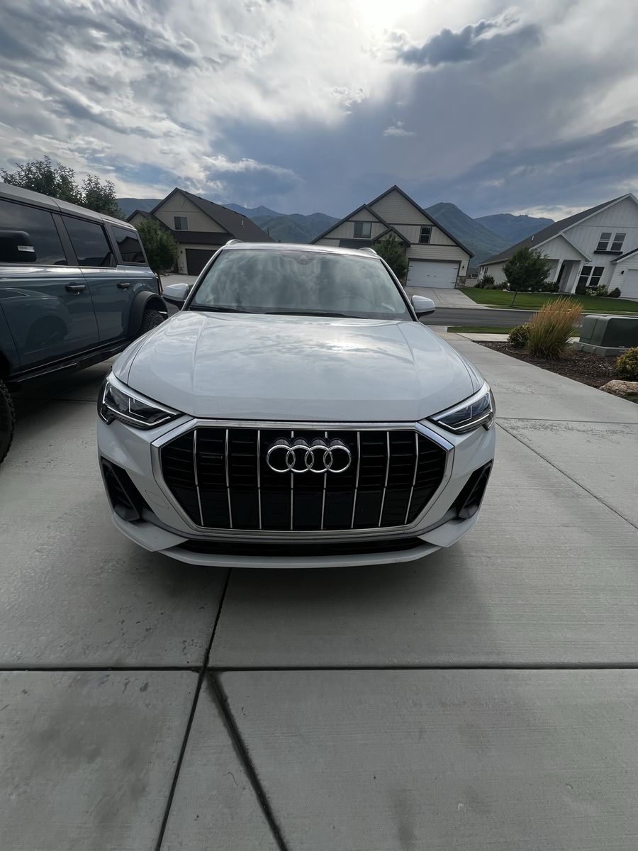 Audi Q3 SUV - White Exterior, Leather Interior, Panoramic Sunroof